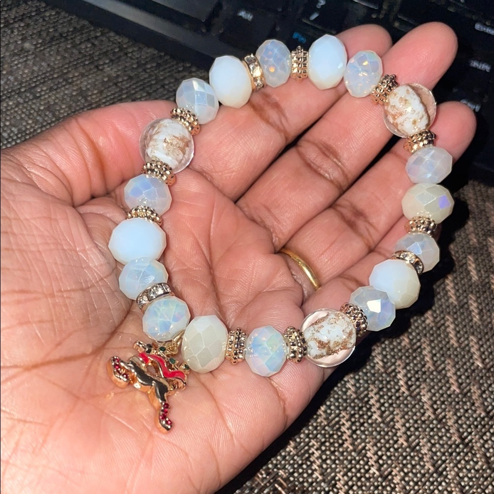 Elegant White and Silver Beaded Bracelet